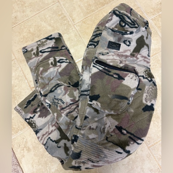 Under Armour Gray and Black Fleece Joggers - Picture 1 of 2